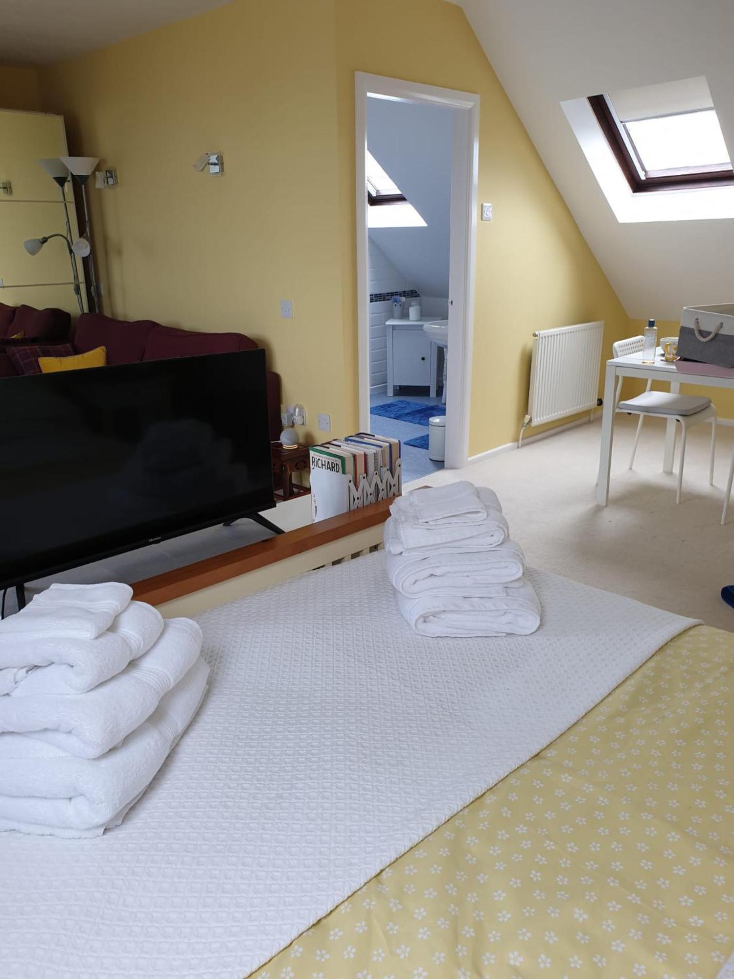 The Old Cornstore A Beautiful Suite Overlooking The Sea Drummore Exterior photo