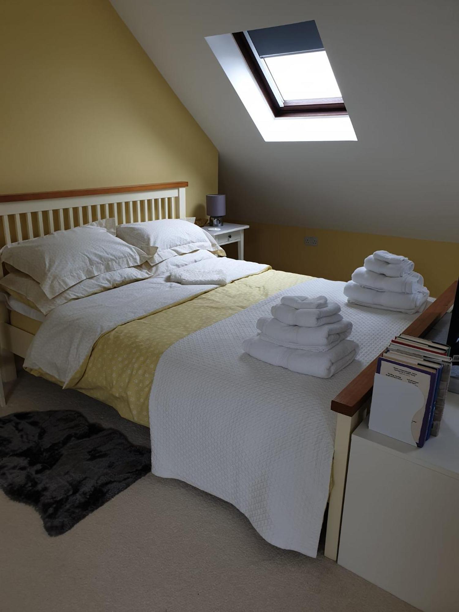 The Old Cornstore A Beautiful Suite Overlooking The Sea Drummore Exterior photo