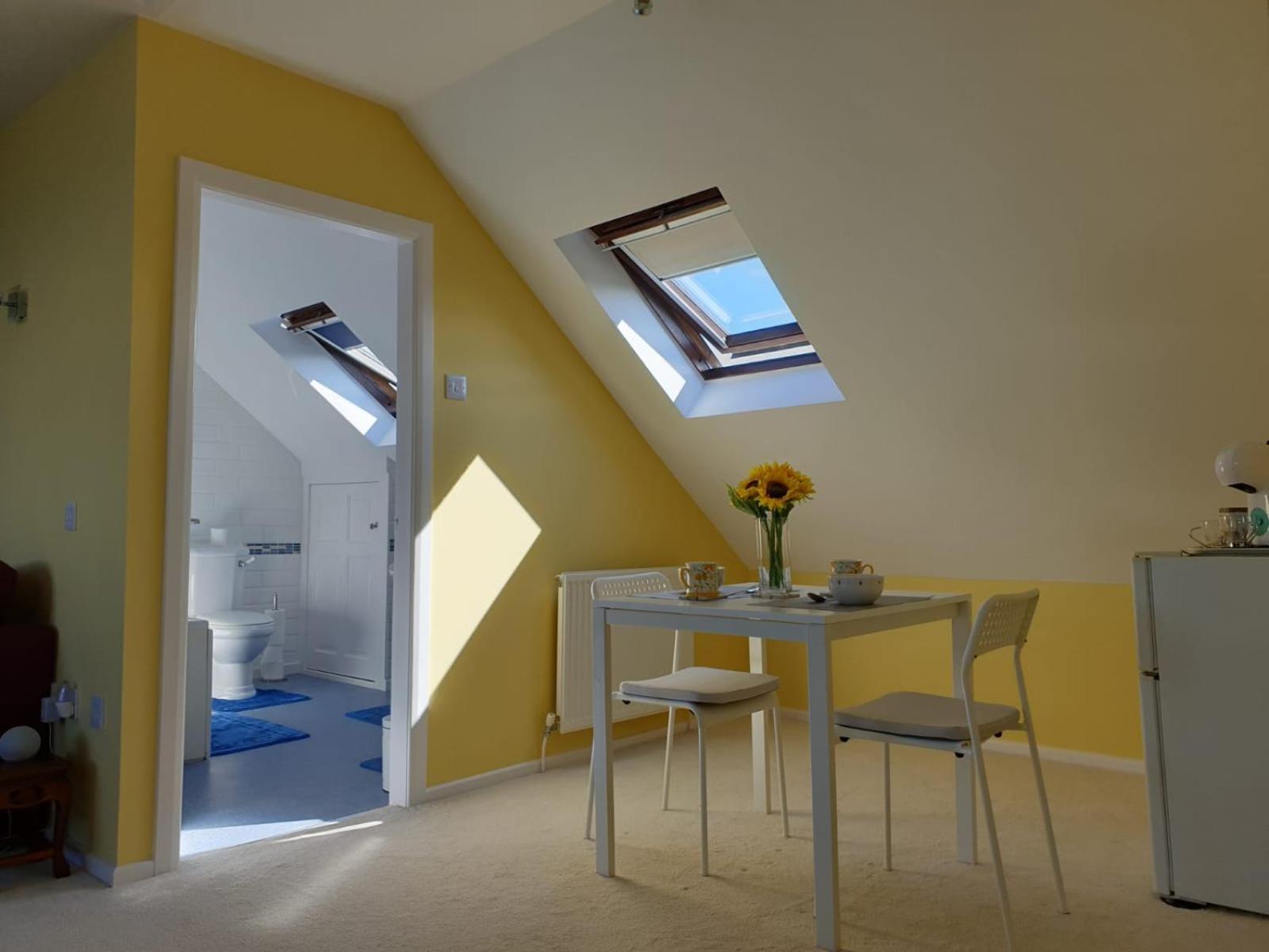 The Old Cornstore A Beautiful Suite Overlooking The Sea Drummore Exterior photo