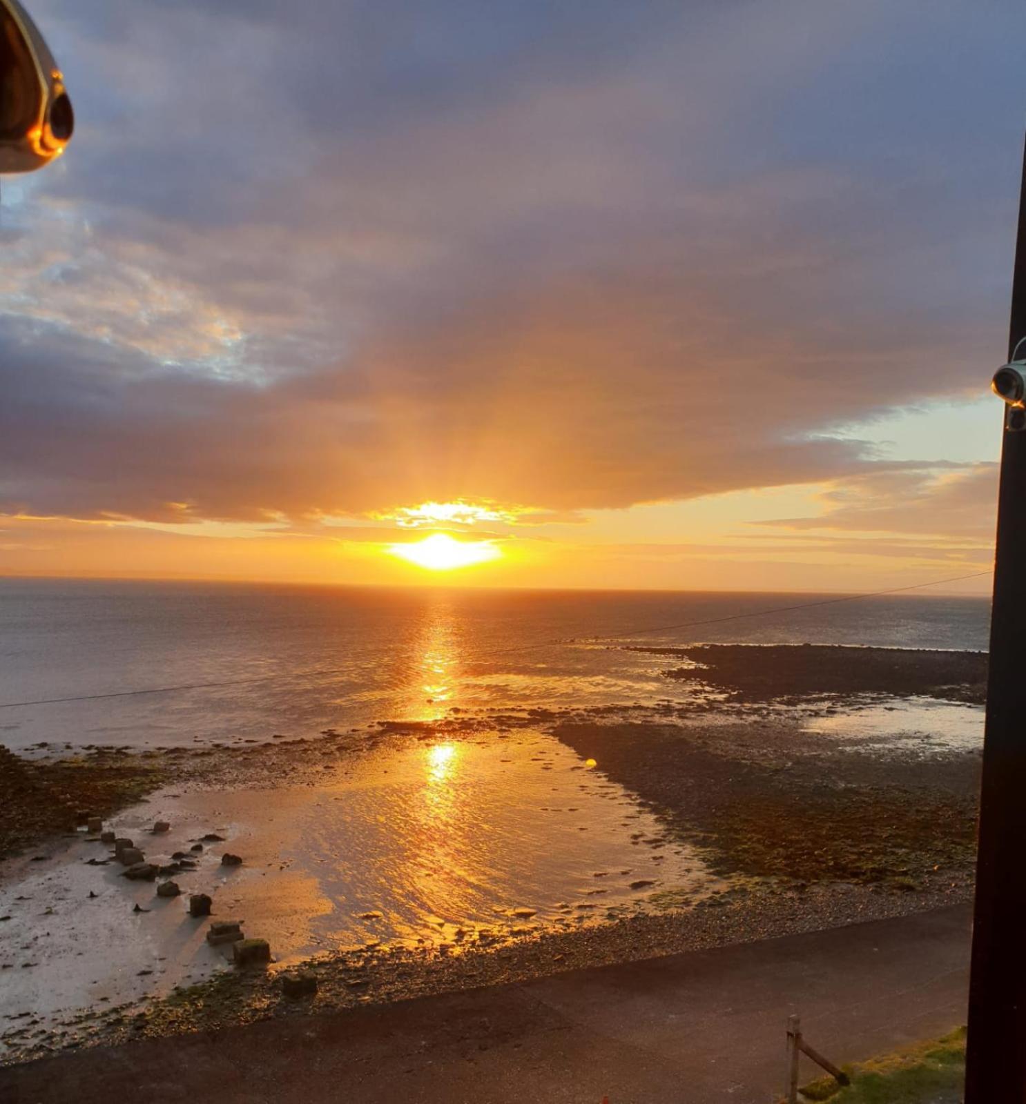 The Old Cornstore A Beautiful Suite Overlooking The Sea Drummore Exterior photo