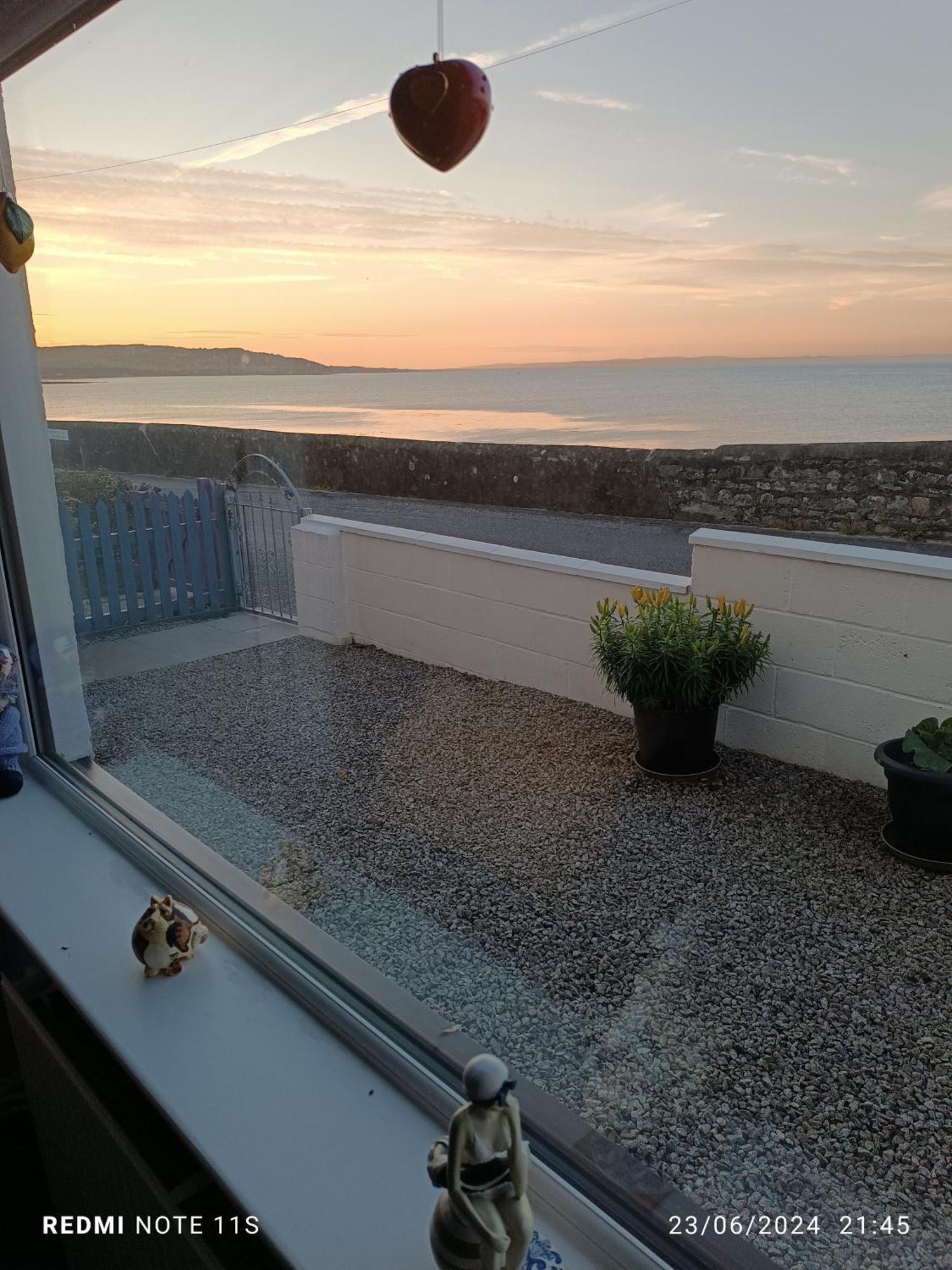 The Old Cornstore A Beautiful Suite Overlooking The Sea Drummore Exterior photo